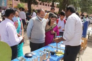 राजकीय आदर्श संस्कृति वरिष्ठ माध्यमिक विद्यालय बिलासपुर में हुई एक दिवसीय जिला स्तरीय विज्ञान प्रदर्शनी